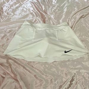 white nike tennis skirt/skort